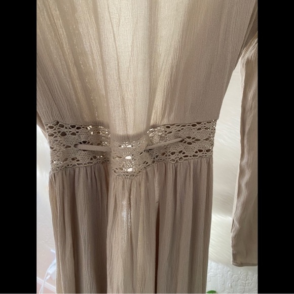 Vici Tan Bohemian Duster with tie / Size Small - Picture 3 of 4